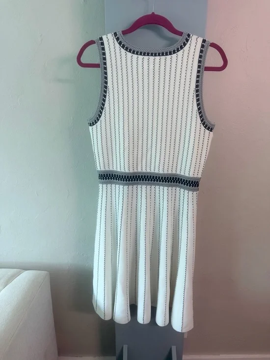 Milly white black striped vertical texture fit & flare dress sz L large mini - Picture 4 of 6